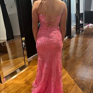 Sherri Hill size 4, great condition, beautiful, pink prom dress.